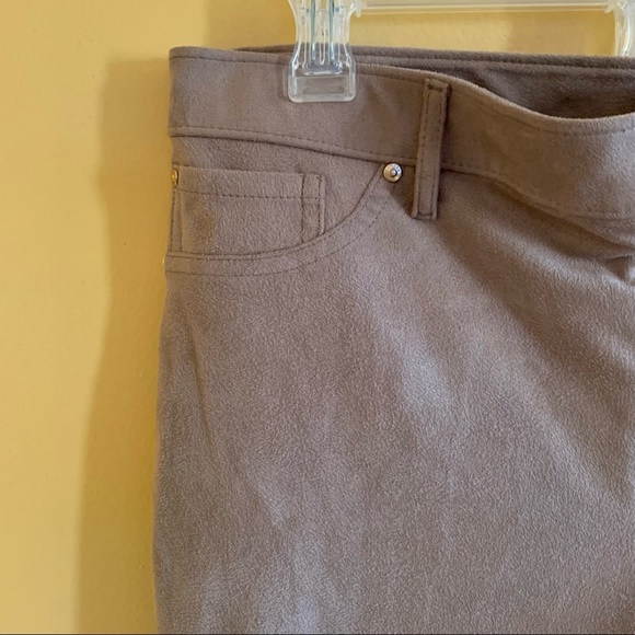 Chico’s Regular Faux-Suede Pants Knit Jeggings Pants Size 8. - Picture 6 of 13